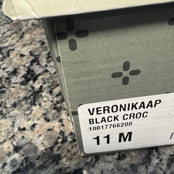 Sun + Stone Textured croc embossed Black Ankle Booties NWT 11 - Picture 15 of 15